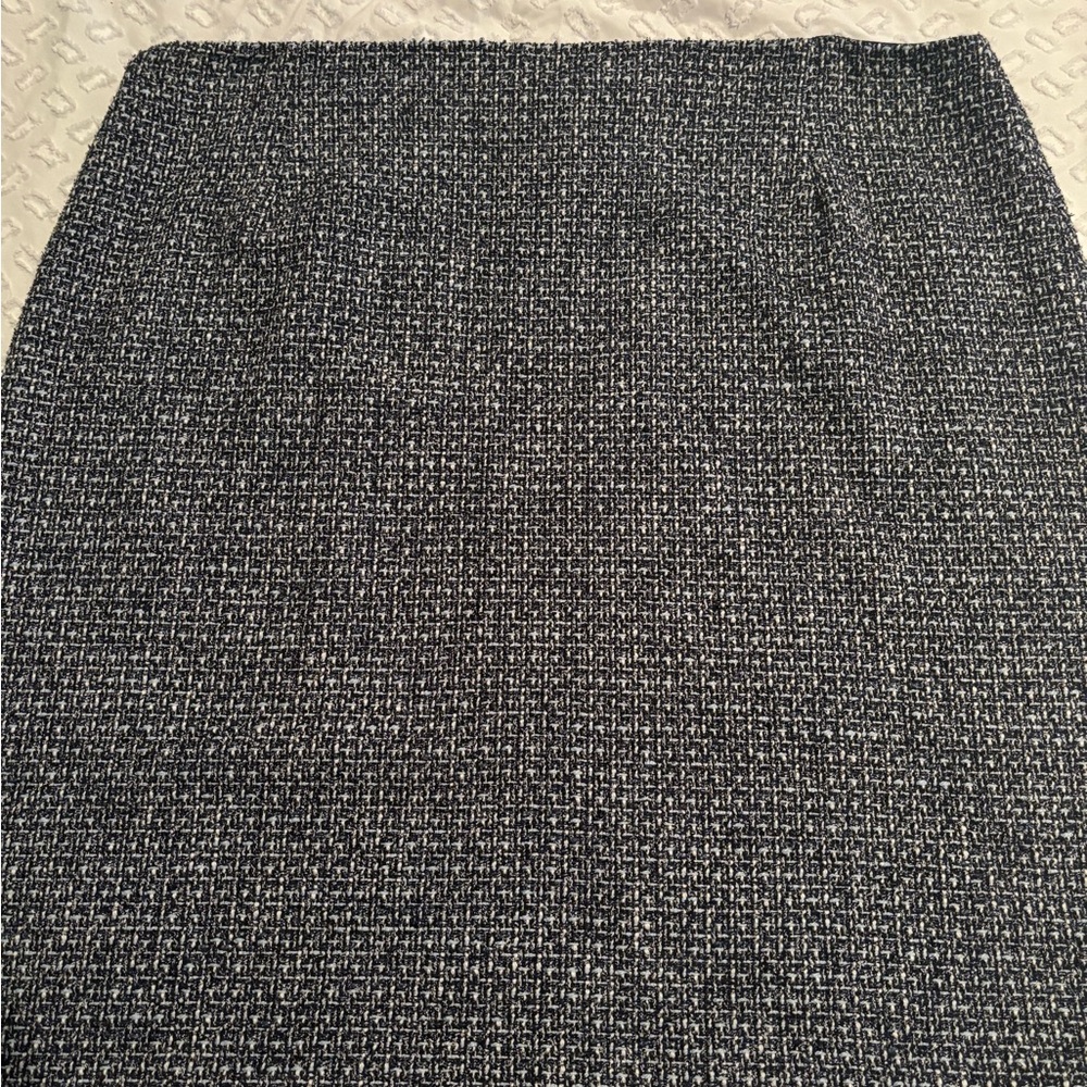 St. John Tweed A-Line Skirt - Size 18 - Picture 2 of 9